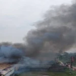 ডেমরায় কালি কারখানায় আগুন, ঘটনাস্থলে ফায়ারের ৮ ইউনিট