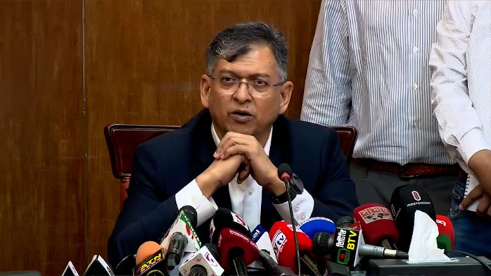 পুলিশের পোশাক নিয়ে কেউই সন্তুষ্ট না: স্বরাষ্ট্রমন্ত্রী
