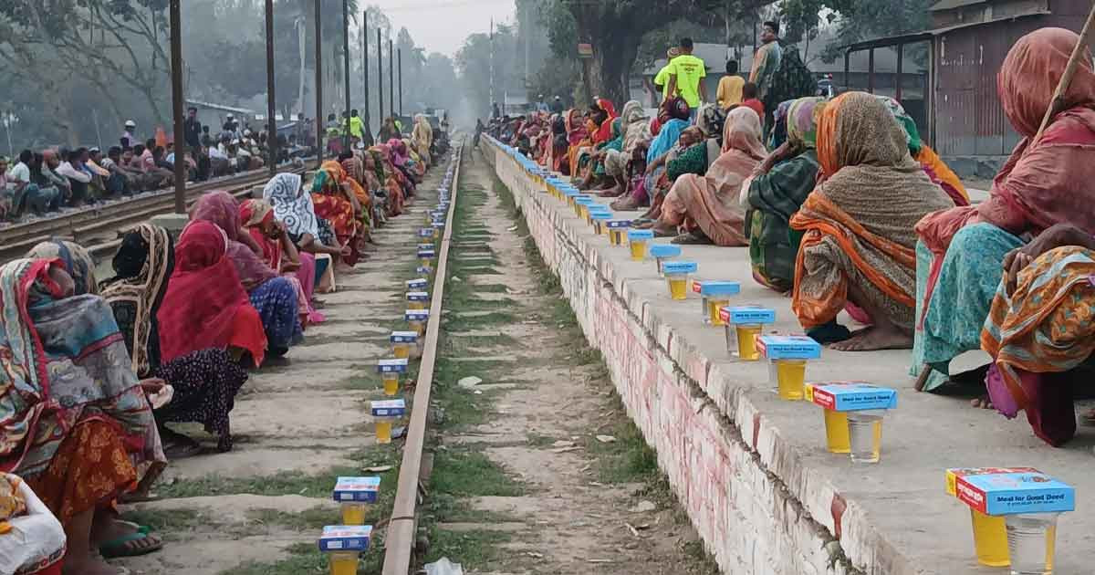 কুড়িগ্রাম-এ ভালো কাজের বিনিময়ে ফ্রিতে ইফতার, ব্যতিক্রমী উদ্যোগে হাসি ছিন্নমূলদের মুখে