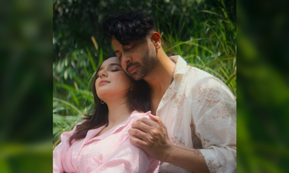 রকস্টার সিনেমার পোস্টার প্রকাশ, নজর কেড়েছে শাকিব–সাবিলা জুটি