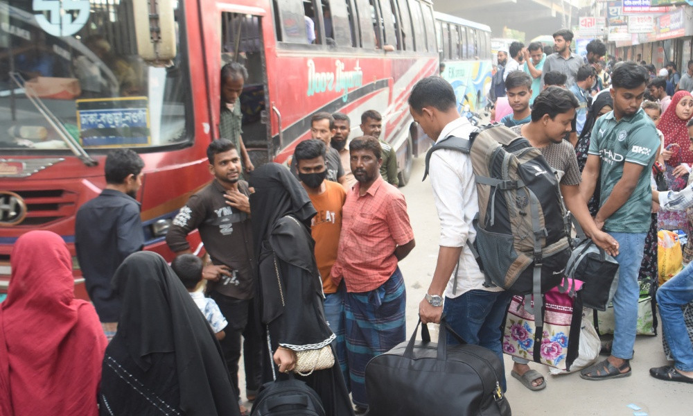 জ্বালানি তেলের দাম বাড়ায় বাড়ল বাসভাড়া, ঢাকাসহ বড় শহরে নতুন হার ঘোষণা