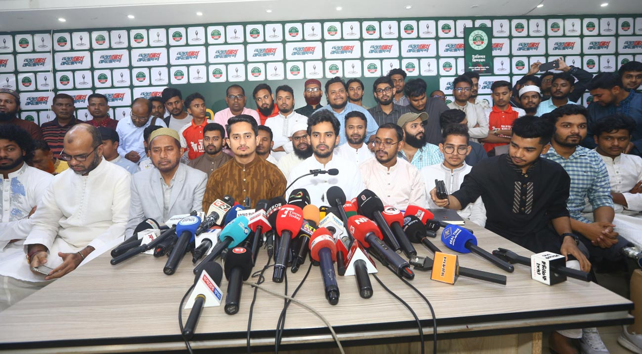 বিএনপি শীর্ষ নেতাদের সন্তানরা ভবিষ্যতে এনসিপিতে আসতে পারেন: আসিফ মাহমুদ