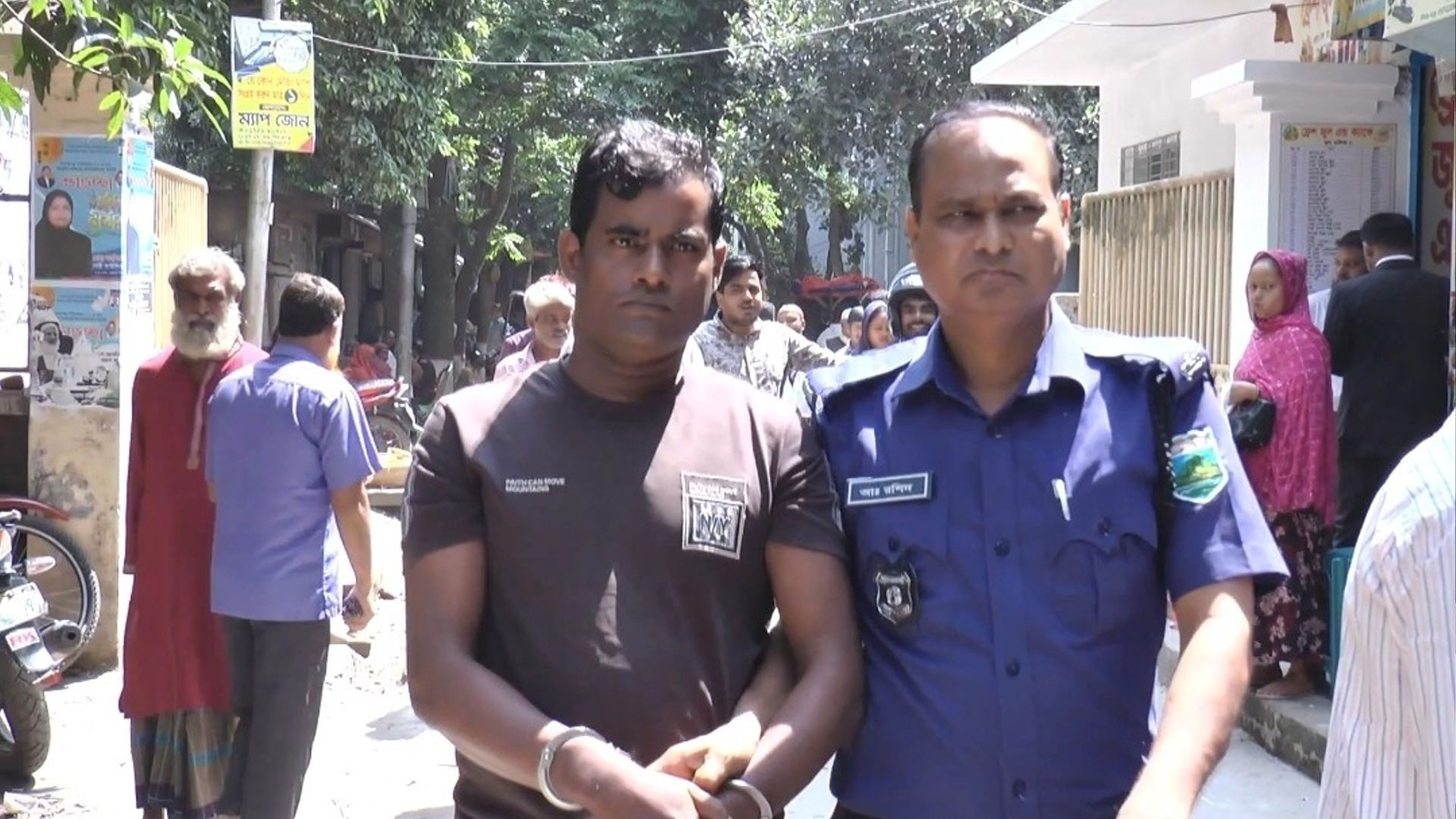 নিজের ৯ বছরের মেয়েকে ধর্ষণচেষ্টা: পাষণ্ড বাবার ১০ বছরের সশ্রম কারাদণ্ড!