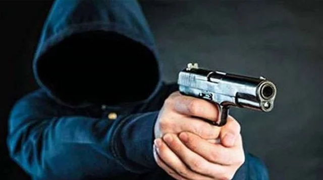 নিজেদের ছোড়া গুলিতে ডাকাত নিহত!