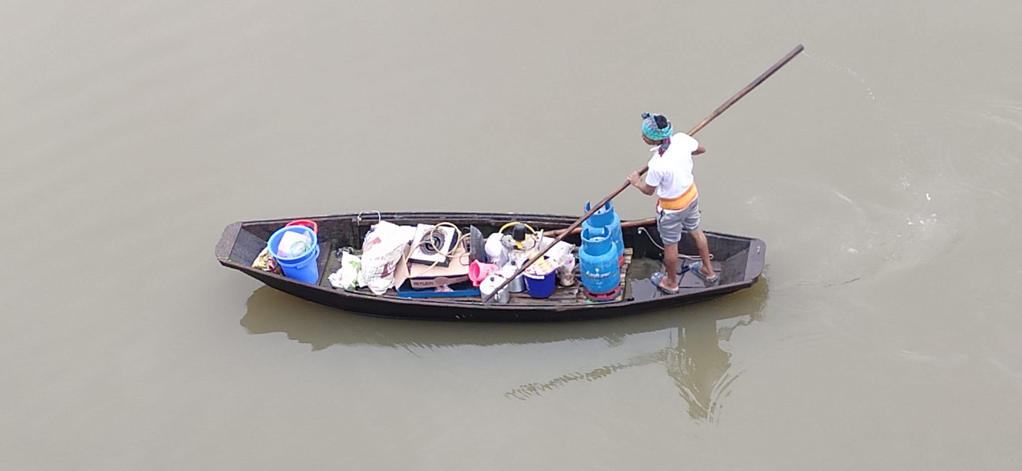 আকাশের দিকে তাকিয়ে আছে নোয়াখালীবাসী