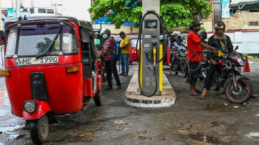 শ্রীলঙ্কায় কমলো জ্বালানি তেলের দাম
