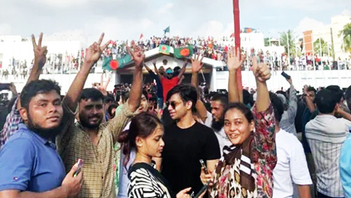 ১৫ অগাস্ট ঘিরে অঙ্গনে  উদ্বেগ ও উত্তেজনা