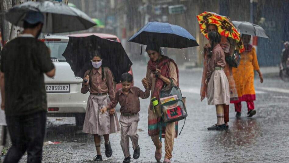 দেশের ৩১ জেলায় বজ্রসহ বৃষ্টির সম্ভাবনা