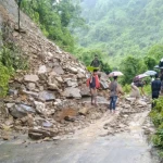 ৪ বিভাগে ৪৮ ঘণ্টার ভারী বৃষ্টি ও ঝড়ের সতর্কতা, চট্টগ্রামে ভূমিধসের আশঙ্কা