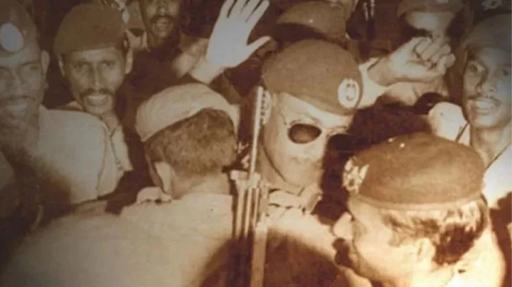 আজ মহান জাতীয় বিপ্লব ও সংহতি দিবস