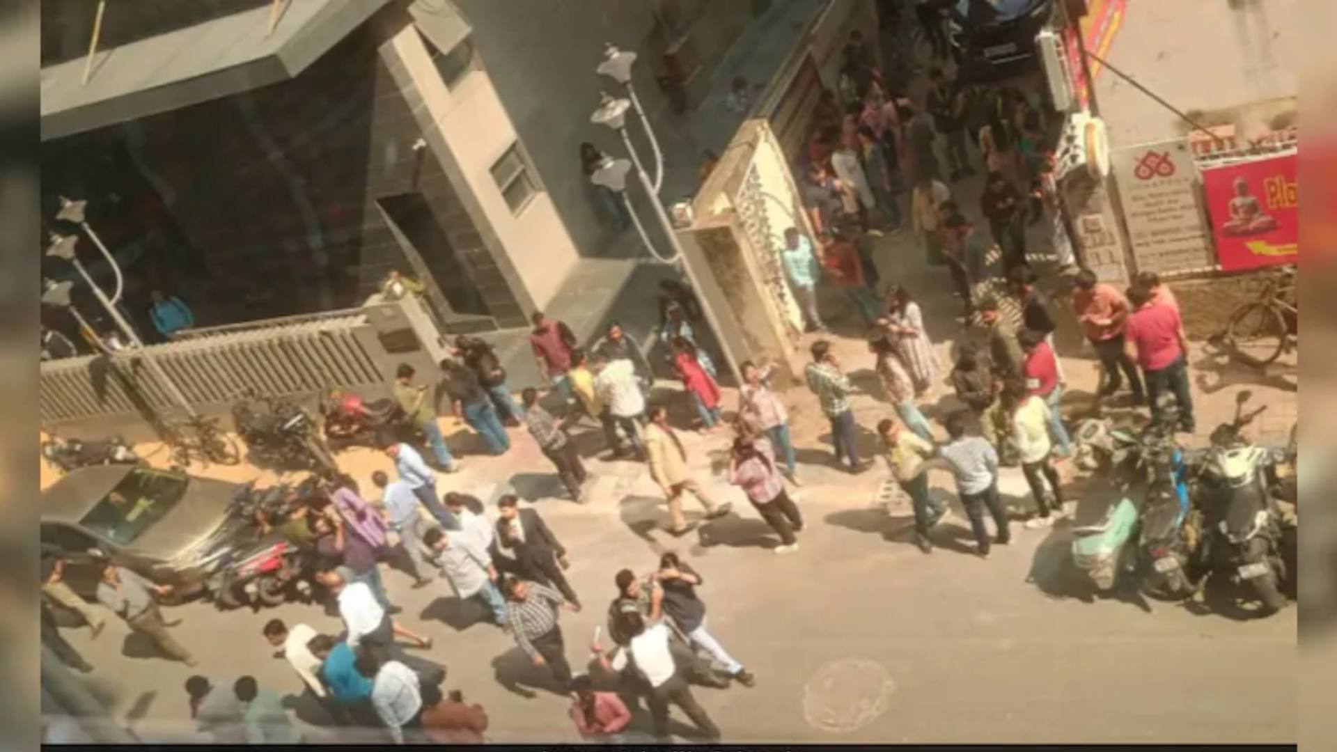 কলকাতায় তীব্র ভূকম্পন, জনজীবনে আতঙ্ক