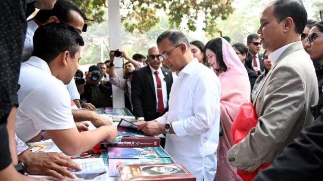 সরকার চায় দেশকে জ্ঞানের আলোয় আলোকিত করতে: প্রধানমন্ত্রী