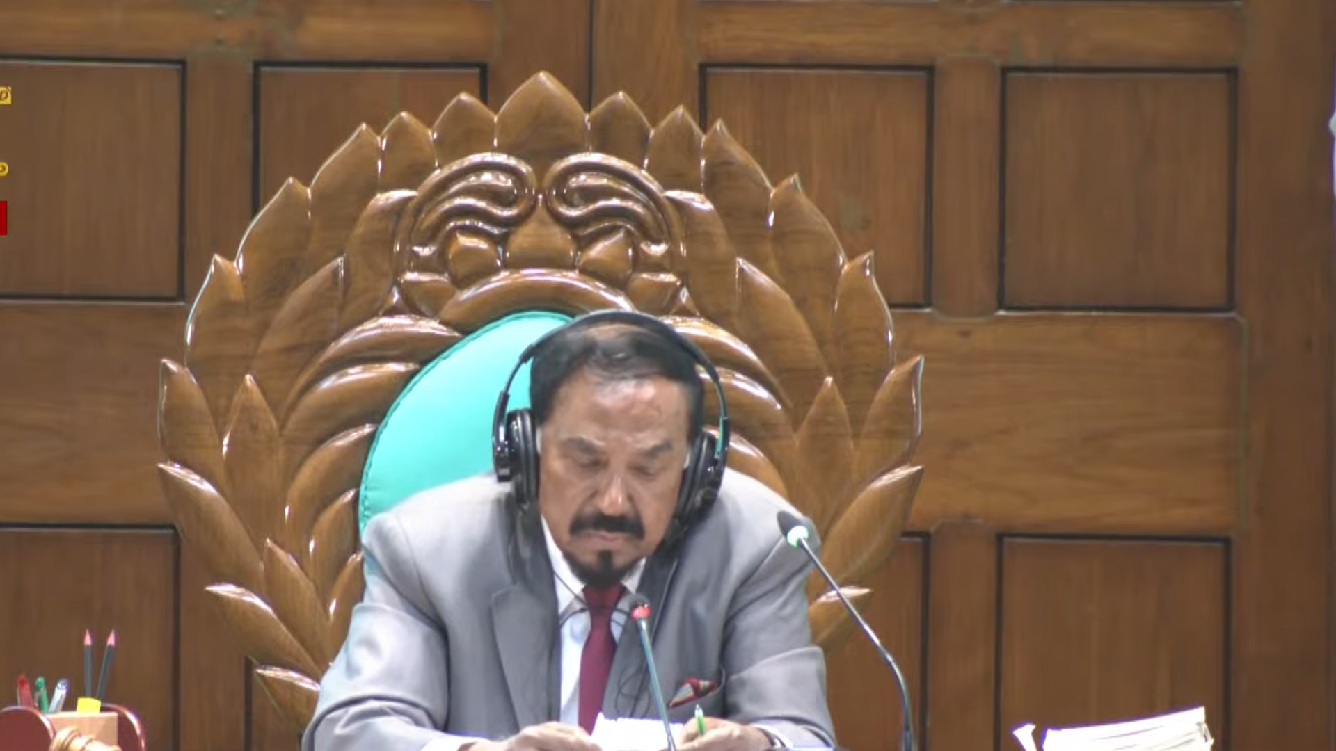 বিএনপির স্থায়ী কমিটি ছাড়লেন হাফিজ উদ্দিন, নতুন স্পিকার হিসেবে দায়িত্ব গ্রহণ