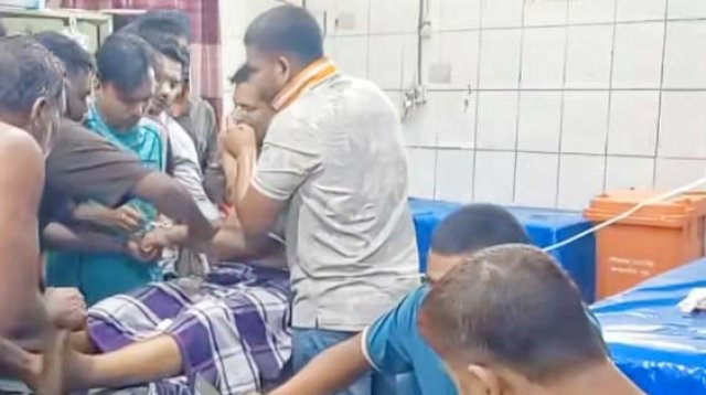 মেহেরপুরে গুলি ও বোমা হামলা!