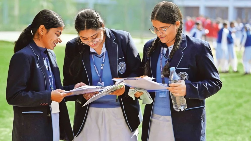 নবম-দশমে তিন ভাষা বাধ্যতামূলক করছে সিবিএসই, শিক্ষাব্যবস্থায় বড় পরিবর্তন!