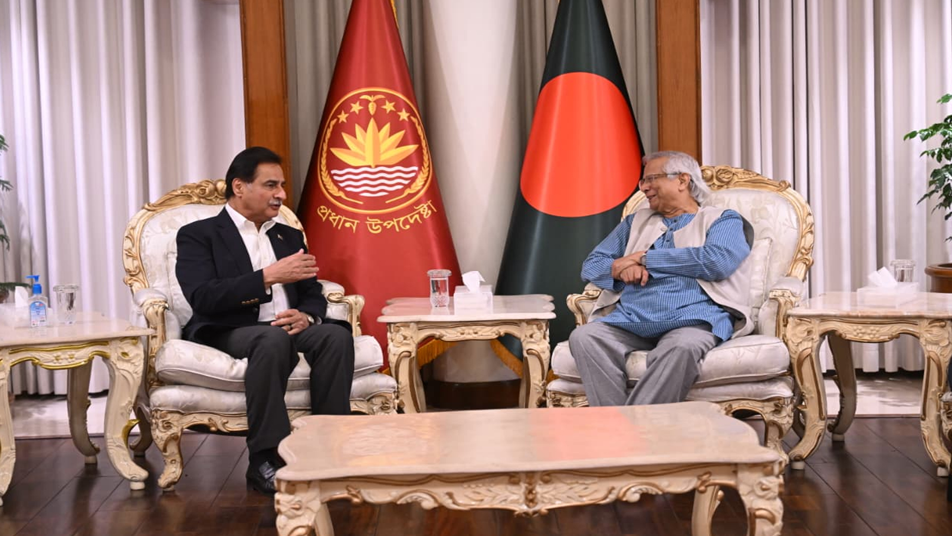প্রধান উপদেষ্টার সঙ্গে পাকিস্তানের স্পিকারের সৌজন্য সাক্ষাৎ