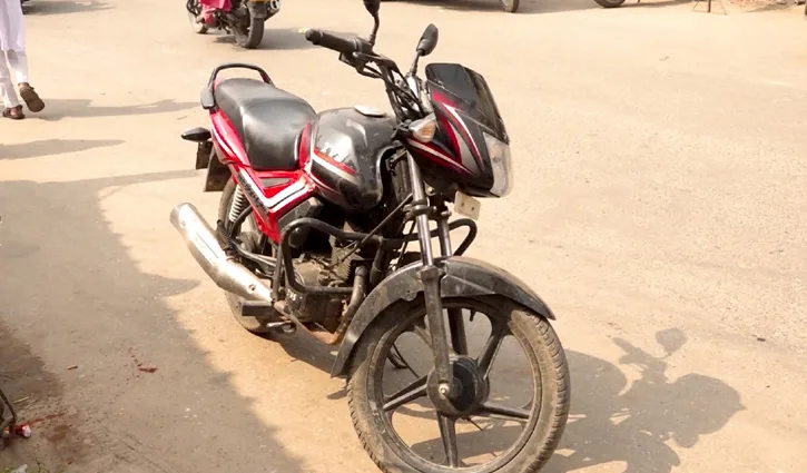 লাইনে মোটরসাইকেল রেখে ১২ দিন ‘লাপাত্তা’ চালক!