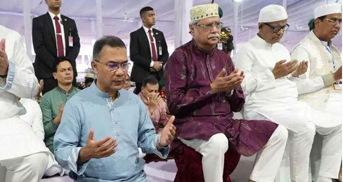 মোনাজাতে বিশ্বশান্তির বার্তা, মুসলিম দেশগুলোকে ঐক্যবদ্ধ হওয়ার আহ্বান