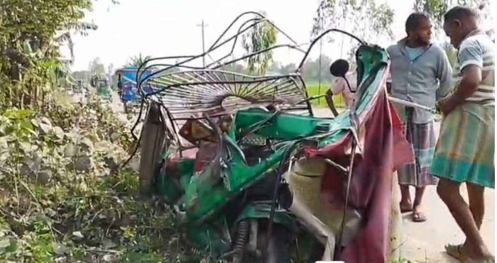 টাঙ্গাইলে বাস-অটোরিকশার সংঘর্ষে প্রাণ গেল ৩ জনের