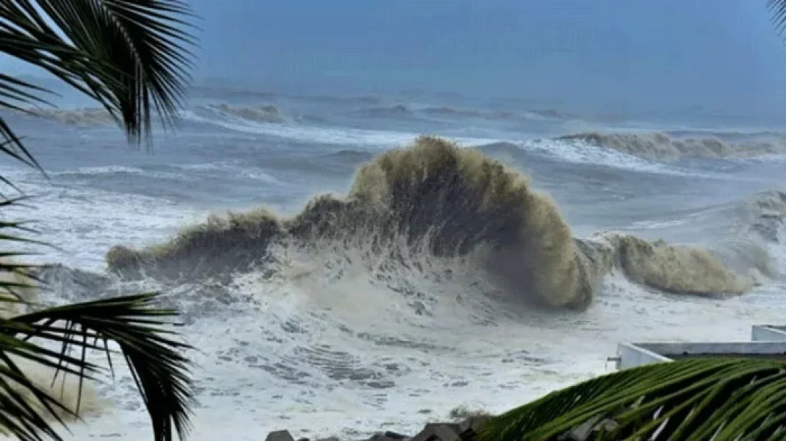 ডিসেম্বরের মধ্যে দু'টি ঘূর্ণিঝড়ের সম্ভাবনা