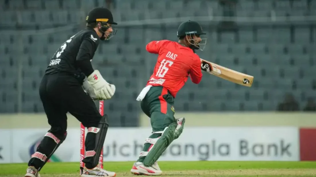 ব্যাটিং ধসে ১০২ রানে গুটিয়ে গেল বাংলাদেশ