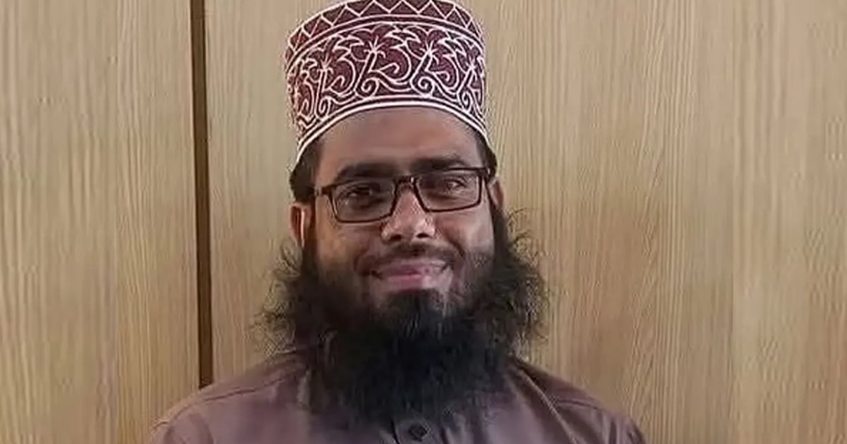 জুমার নামাজ শেষে সড়কে প্রাণ গেল হাফেজের!