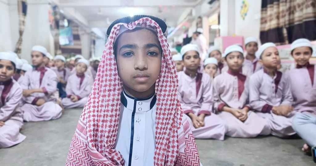 মাত্র ৬ মাস ৮ দিনে হাফেজ হলেন ৯ বছর বয়সী হাসান