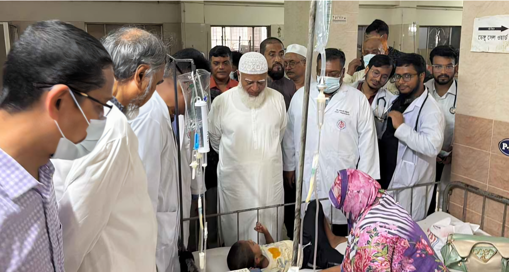 শ্যামলীতে শিশু হাসপাতালে হাম রোগীদের খোঁজ নিলেন জামায়াত আমির ডা. শফিকুর রহমান
