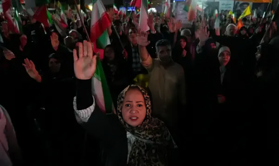 তেহরানের রাজপথে সরকারের প্রতি জনসমর্থনের ঢল