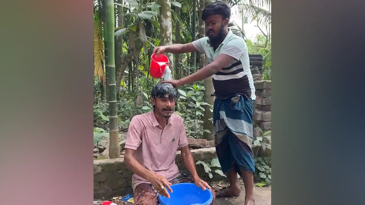 জুয়ায় সর্বস্বান্ত যুবক, দুধ দিয়ে গোসল করে ফেরার শপথ
