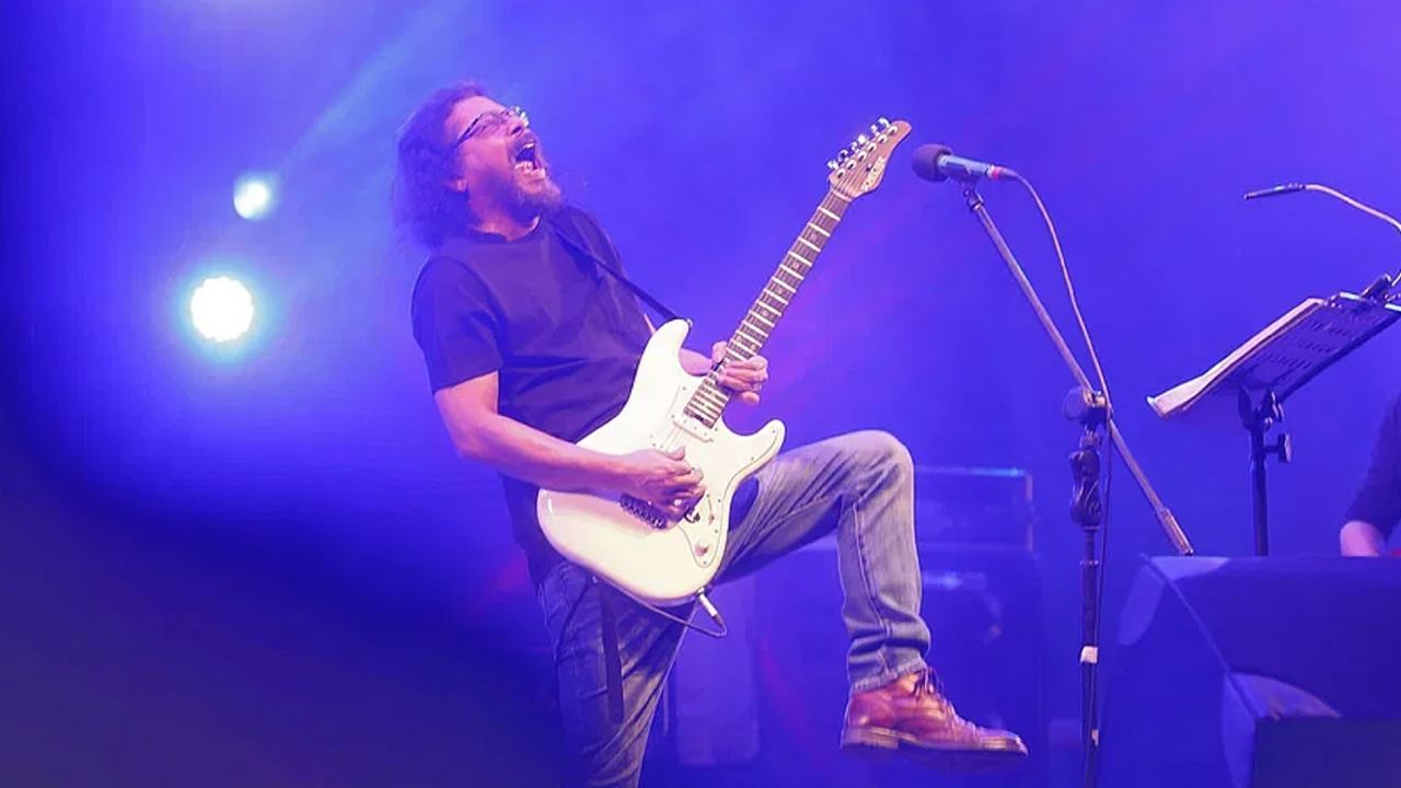 এই প্রথমবার লিসবনে মঞ্চ মাতাবেন রক তারকা জেমস