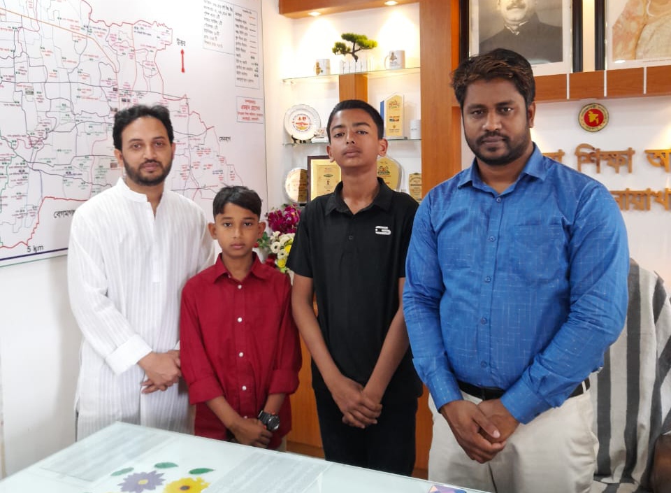 ইউএনও এবং শিক্ষা অফিসারের সাথে চাষীরহাট নুরুল হক উচ্চ বিদ্যালয়ের বৃত্তিপ্রাপ্তদের সাক্ষাৎ
