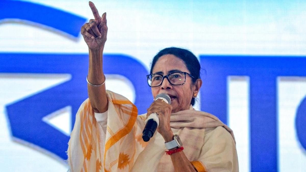 মমতা বন্দ্যোপাধ্যায় নারীদের বললেন, ভোটের সময় রান্নাঘরের সরঞ্জাম হাতে প্রস্তুত থাকুন—কারণ কী?