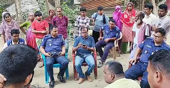 বাঁশঝাড়ে নারীর মরদেহ উদ্ধার, রহস্য ঘনীভূত