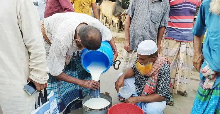 ঝুঁকির মাঝেই জমজমাট দুধের বাজার!