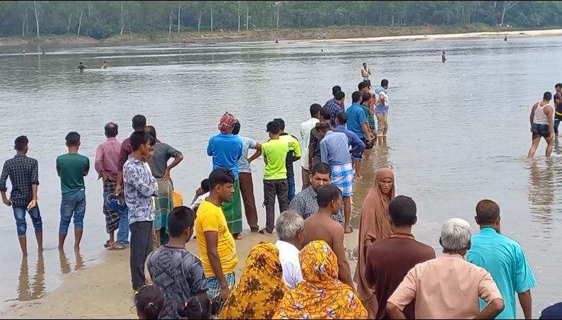 করতোয়া নদীতে নৌকাডুবি: ৫০ জনের মরদেহ উদ্ধার!