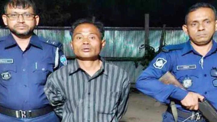 খাগড়াছড়িতে অস্ত্রসহ মগ লিবারেশন পার্টির কালেক্টর আটক