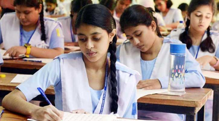 শিক্ষার্থীদের বিক্ষোভে ২৪ জুলাইয়ের এইচএসসি পরীক্ষা স্থগিত