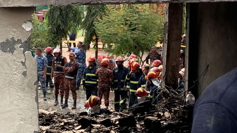 প্রত্যক্ষদর্শীদের বর্ণনায় মাইলস্টোনে বিমান বিধ্বস্ত হওয়ার ঘটনা
