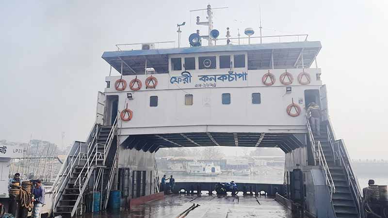 নাব্যতা সংকটে ফেরিঘাটে দুর্ভোগ, চুপচাপ সংশ্লিষ্টরা