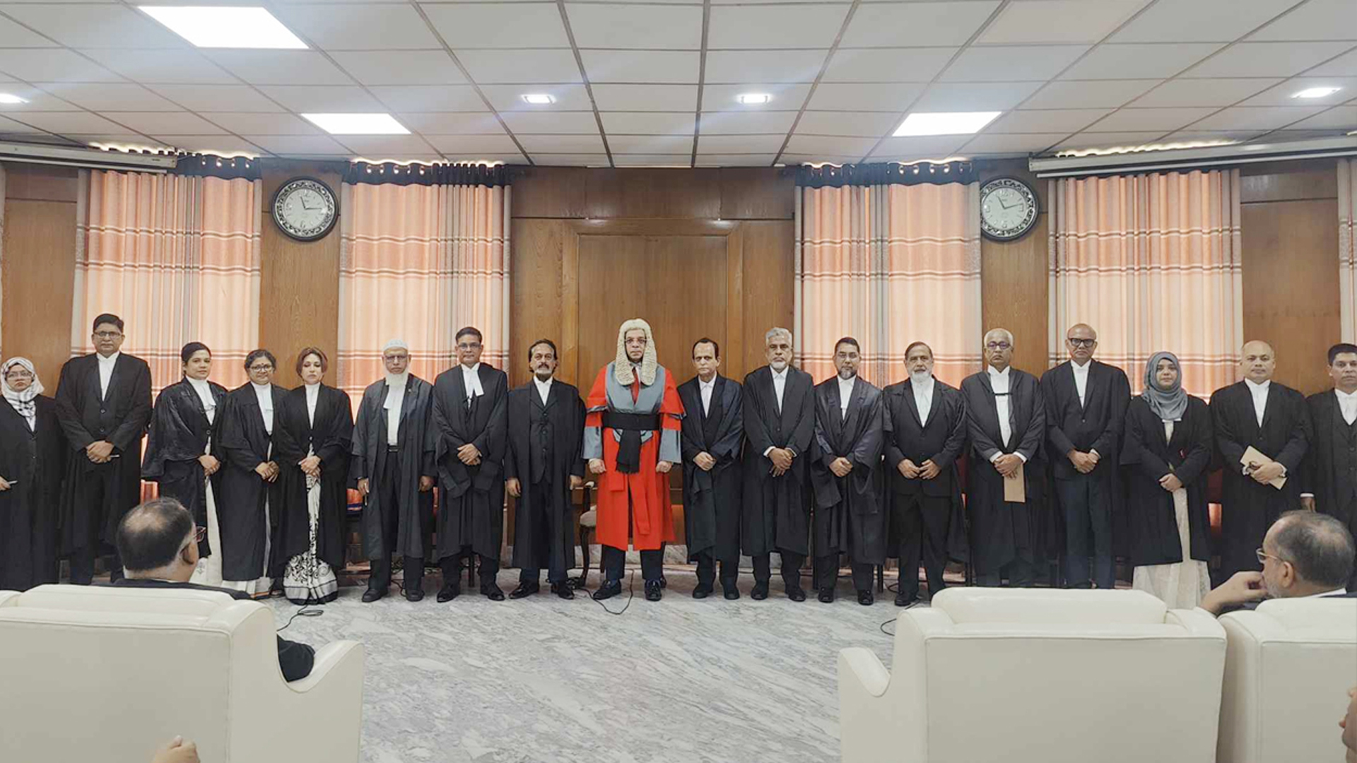 শপথ নিলেন হাইকোর্ট বিভাগের নতুন নিয়োগপ্রাপ্ত  ২৩ বিচারপতি