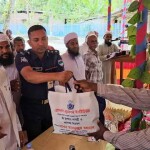 বাগেরহাটে অসহায় ও দরিদ্রদের মাঝে ঈদ উপহার বিতরণ