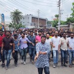 শরীয়তপুরে জেলা ছাত্রদলের আহ্বায়ক কমিটি বাতিলের দাবিতে সড়ক অবরোধ