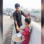 মায়ের ছায়া হারিয়ে ছোটবেলাতেই জীবনযুদ্ধে আব্দুল্লাহ