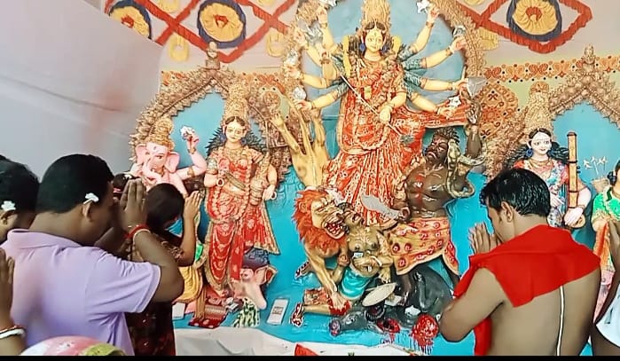 পাথালিয়া ইউনিয়নে অস্থায়ী মন্দিরে পূজা উদযাপন, মন্দির নির্মাণের দাবি