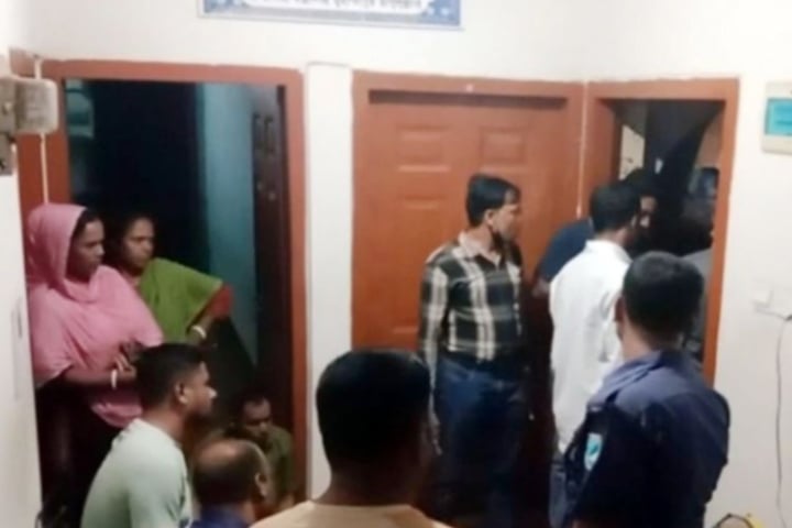 আশুলিয়ায় কাপড় কাটার কাঁচি দিয়ে এক ব্যাক্তিকে হত্যা