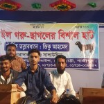 গাজীপুরের বাইমাইল কোরবানির হাটে রাতেও জমজমাট ভিড়