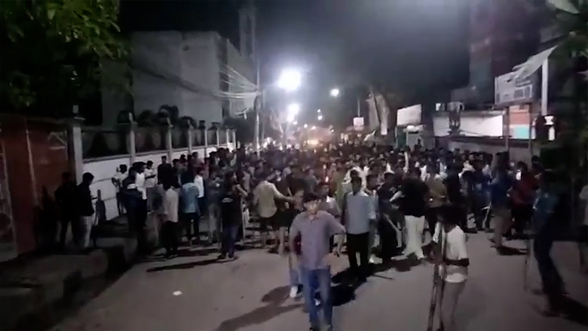 বরিশাল বিশ্ববিদ্যালয় ও বিএম কলেজের শিক্ষার্থীদের সংঘর্ষে আহত ৪০