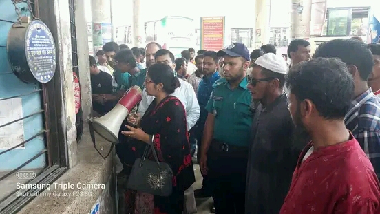 বরিশালে ভোক্তার অভিযানে চার ব্যবসা প্রতিষ্ঠানকে জরিমানা