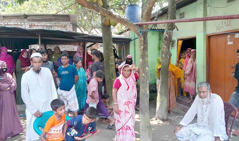 বেলকুচিতে প্রেমিকের সাথে বিয়ে না দেয়ায় কলেজ ছাত্রীর আত্মহত্যা